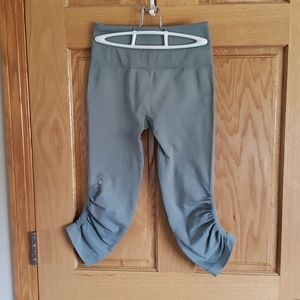Lululemon capris